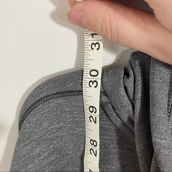 Under Armour Gray Athletic Hooded Top Pullover Large - Picture 5 of 5